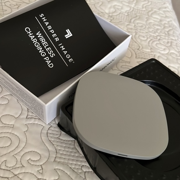 COPY - Sharper Image Wireless Charging Pad in gray NWOT - Picture 11 of 14